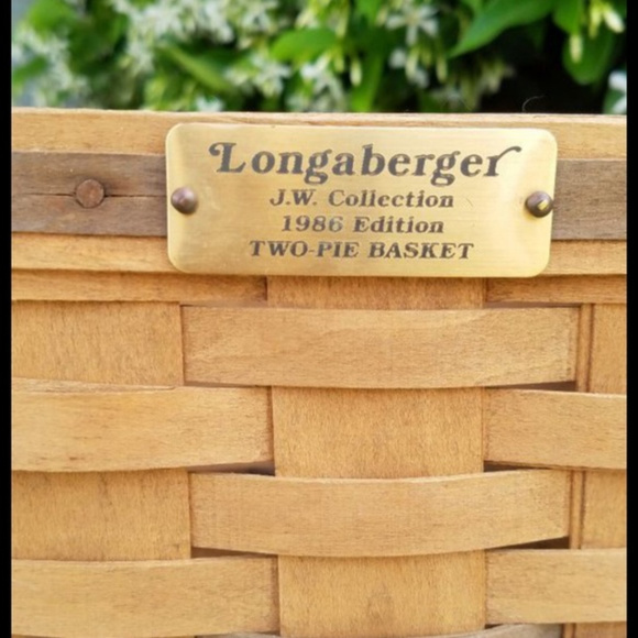 Signed Longaberger J.W. Collection TWO-PIE BASKET - Picture 3 of 5